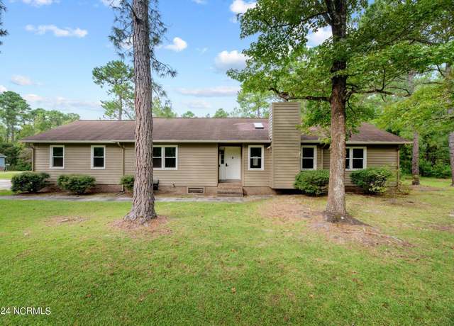 Property at 5512 Blackbeard Ln, New Bern, NC 28560, 3 beds, 2 baths