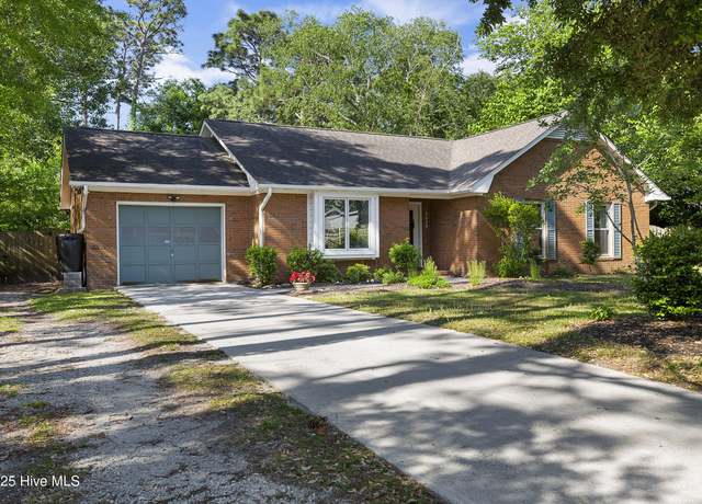 Property at 5430 Eagles Nest Dr, Wilmington, NC 28409, 3 beds, 2 baths