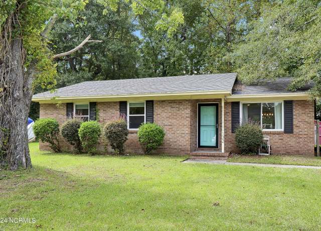 Property at 132 Meadowood Dr, Wilmington, NC 28411, 3 beds, 2 baths