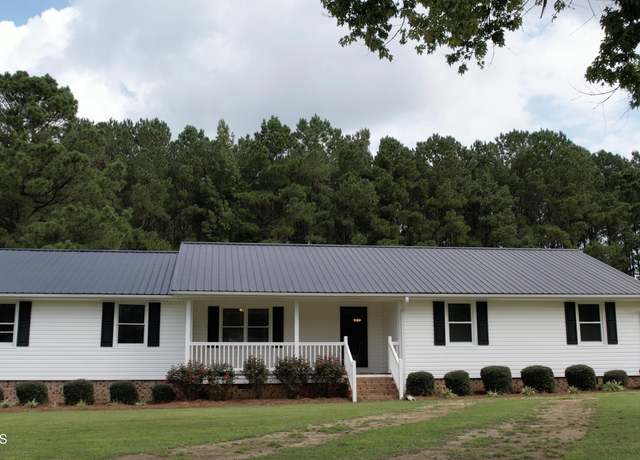 Property at 208 Old Lumberton Rd, Whiteville, NC 28472, 3 beds, 2 baths