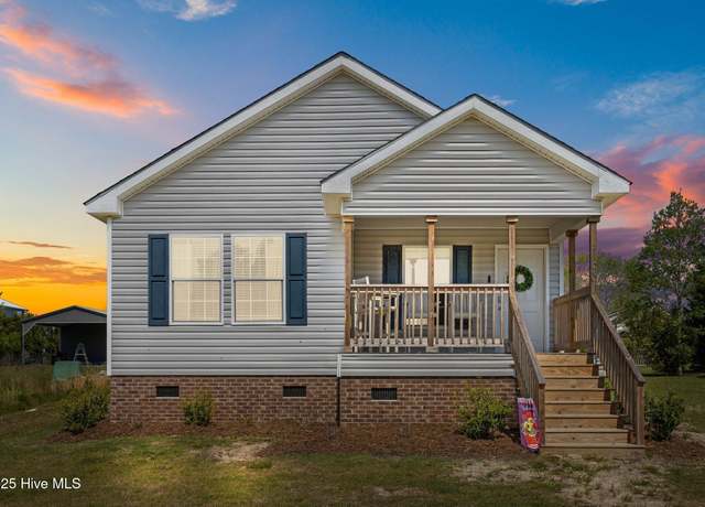 Property at 138 Heron Cove Rd, Hampstead, NC 28443, 3 beds, 2 baths