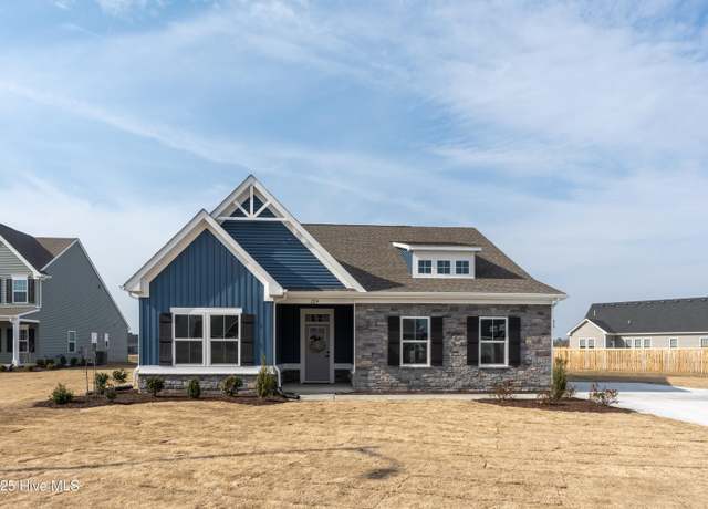 Property at 224 Pleasant Dr, Elizabeth City, NC 27909, 4 beds, 3 baths