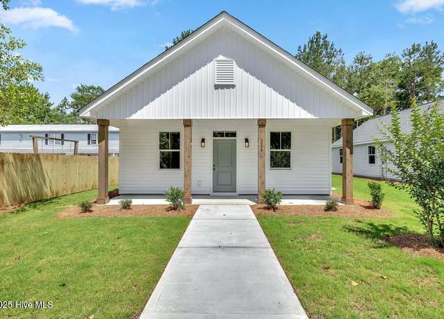 Property at 204 S Johnson St, Burgaw, NC 28425, 3 beds, 2 baths