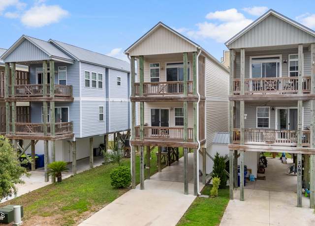 Property at 208a Bridgeview Ct, Surf City, NC 28445, 3 beds, 3 baths