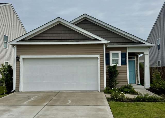 Property at 611 Airlie Vista Ln, Surf City, NC 28445, 3 beds, 3 baths