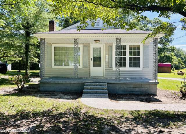 Property at 404 N Forbes St, La Grange, NC 28551, 3 beds, 2 baths