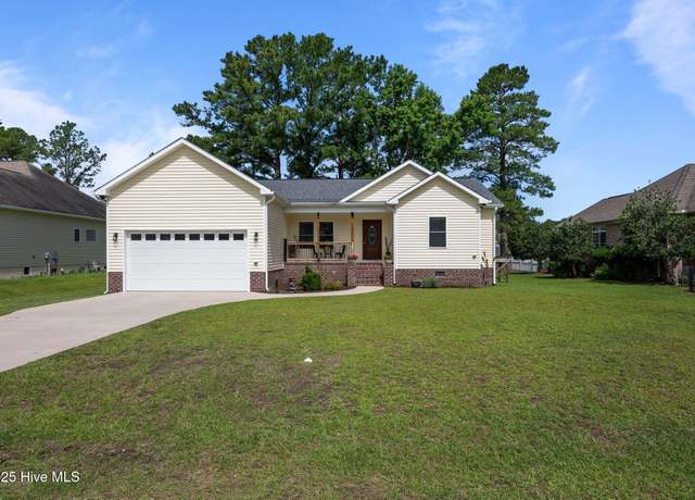 Property at 907 Sea Holly Ct, New Bern, NC 28560, 4 beds, 3 baths