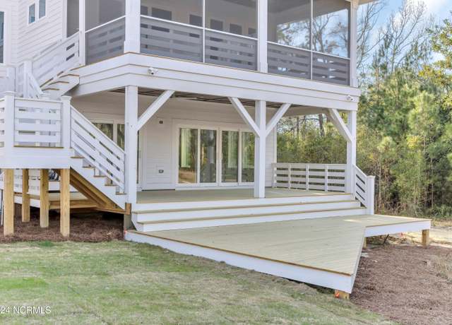 Property at 1547 Riverview Ter, Wilmington, NC 28401, 5 beds, 4.5 baths