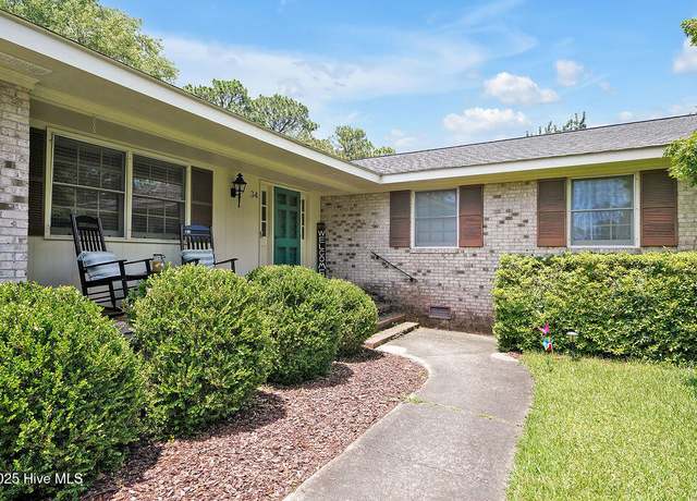 Property at 34 S Cardinal Dr, Wilmington, NC 28403, 3 beds, 2 baths