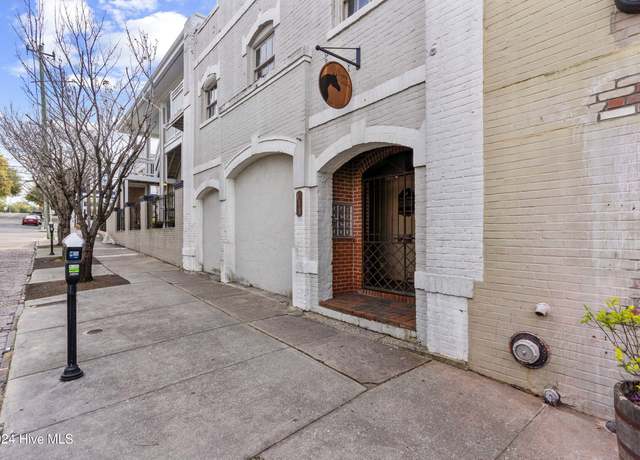 Property at 118 Dock St Apt 3, Wilmington, NC 28401, 1 bed, 1 bath
