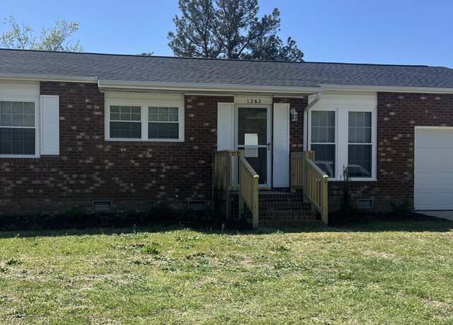 Property at 1262 E Manchester Rd, Spring Lake, NC 28390, 3 beds, 2 baths