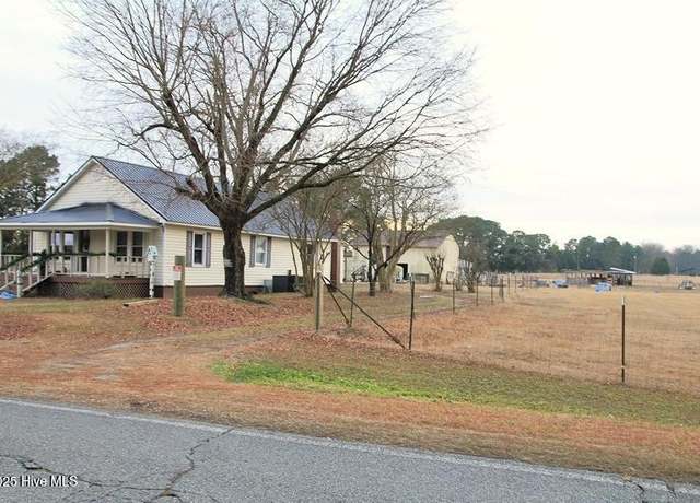 Property at 705 Lake Artesia Rd, Turkey, NC 28393, 3 beds, 1 bath