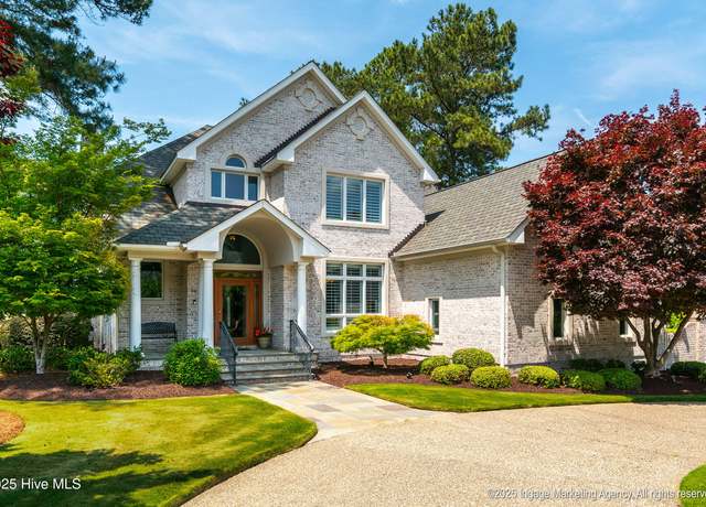 Property at 3004 Westview Dr, Greenville, NC 27834, 3 beds, 3 baths