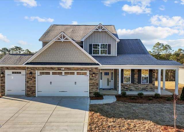 Property at 641 Cresswell Moor Way, Fayetteville, NC 28311, 4 beds, 2.5 baths