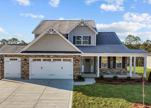 Property at 641 Cresswell Moor Way, Fayetteville, NC 28311, 4 beds, 2.5 baths