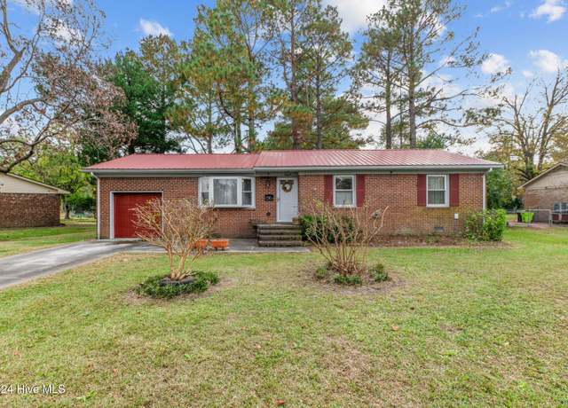 Property at 2603 N Hills Dr, New Bern, NC 28562, 3 beds, 1.5 baths