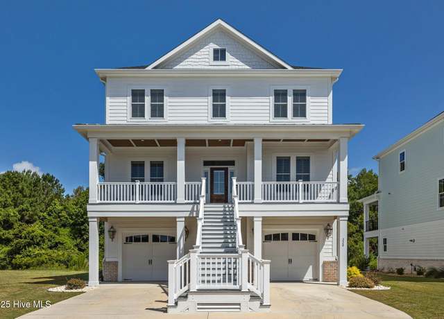 Property at 220 Colleton Sq, Newport, NC 28570, 5 beds, 4 baths