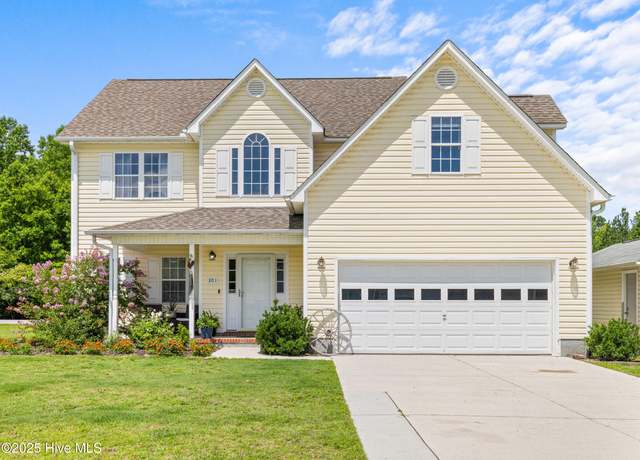 Property at 301 Gus Ct, Richlands, NC 28574, 3 beds, 2.5 baths