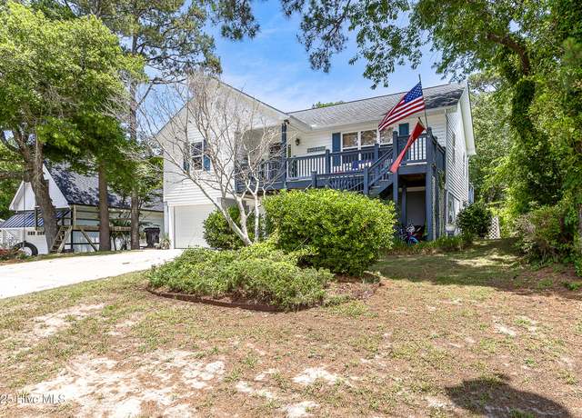 Property at 412 Holly St, Emerald Isle, NC 28594, 3 beds, 2 baths
