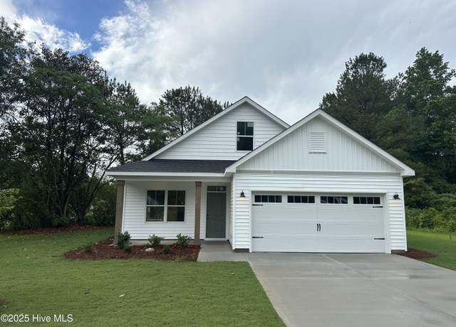 Property at 509 W Hayes St, Burgaw, NC 28425, 3 beds, 2 baths