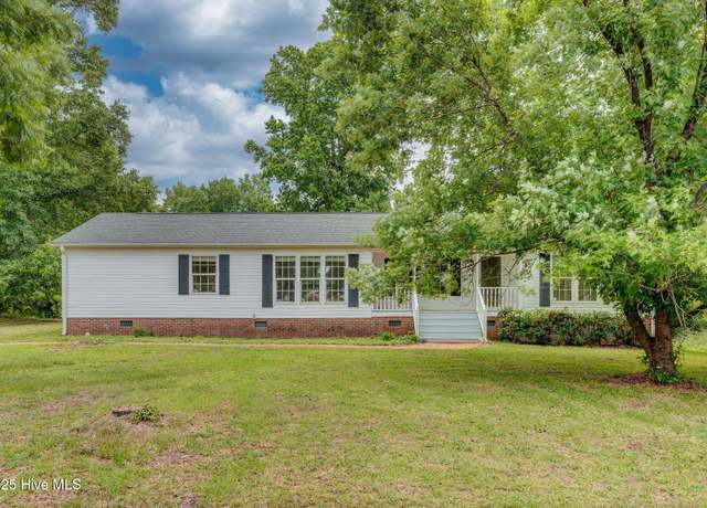 Property at 104 Pebble Run Ct, Burgaw, NC 28425, 3 beds, 3 baths
