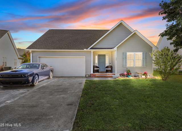 Property at 208 Ashcroft Dr, Jacksonville, NC 28546, 3 beds, 2 baths