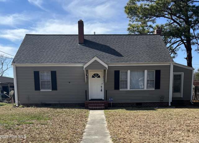 Property at 2506 Sunset Ave, Greenville, NC 27834, 3 beds, 1 bath