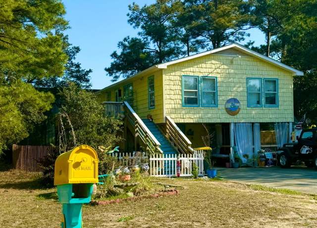 Property at 311 Gunas Dr, Kill Devil Hills, NC 27948, 3 beds, 1.5 baths