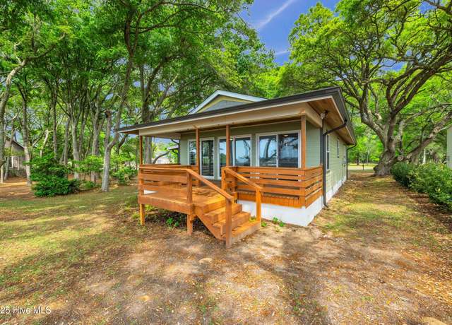 Property at 3661 Windy Point Rd SW, Supply, NC 28462, 2 beds, 1.5 baths