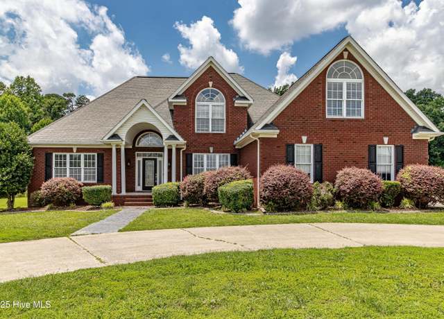 Property at 112 Highwoods Dr, Goldsboro, NC 27530, 4 beds, 2.5 baths