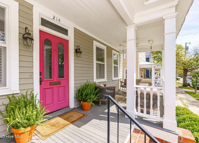 Property at 214 King St, New Bern, NC 28560, 4 beds, 4 baths