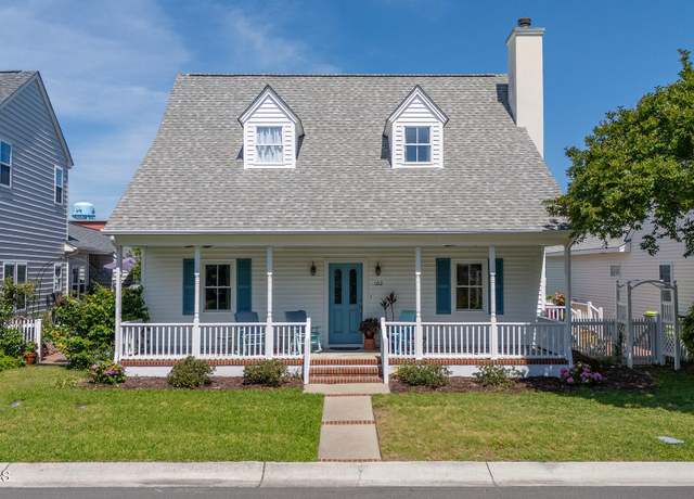 Property at 102 Macgregor Dr, Beaufort, NC 28516, 3 beds, 2.5 baths