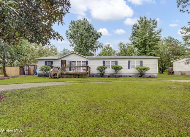 Property at 2109 E Lake Shore Dr, Wilmington, NC 28401, 3 beds, 2 baths