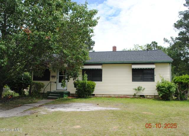 Property at 402 New River Dr, Jacksonville, NC 28540, 3 beds, 2 baths