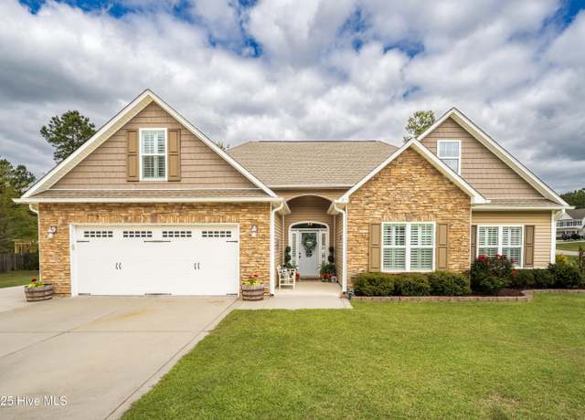 Property at 140 W Huckleberry Way, Rocky Point, NC 28457, 3 beds, 2 baths