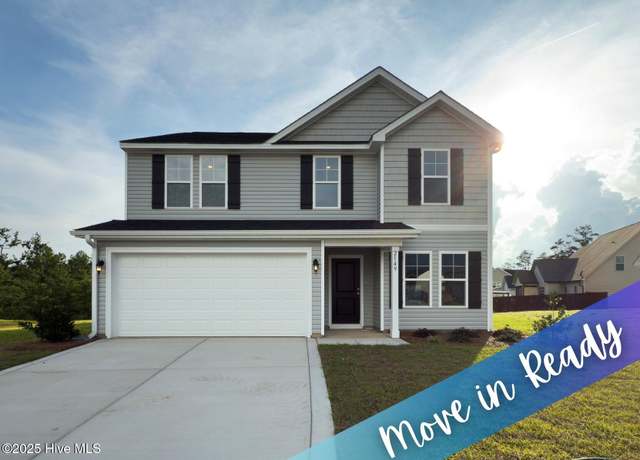 Property at 2149 Purebred Cir, Hope Mills, NC 28348, 4 beds, 2.5 baths