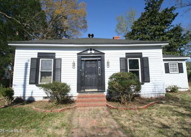 Property at 1202 N Bonner St, Washington, NC 27889, 4 beds, 2 baths