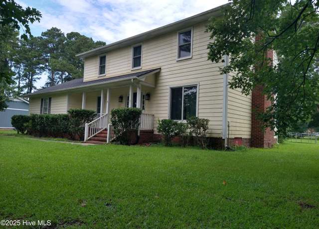Property at 300 Rock Creek Dr S, Jacksonville, NC 28540, 3 beds, 2.5 baths
