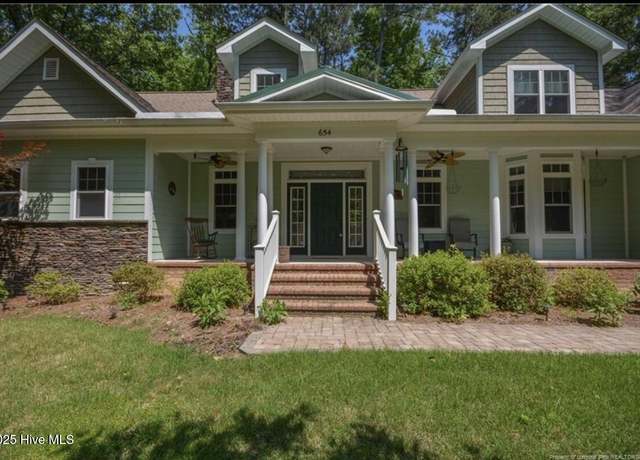 Property at 654 Titmouse Ct, Vass, NC 28394, 4 beds, 3 baths