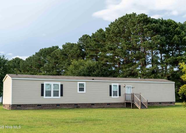 Property at 903 Ball Park Rd, Bladenboro, NC 28320, 3 beds, 2 baths