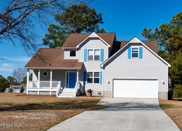 Property at 243 River Reach Dr, Swansboro, NC 28584, 4 beds, 2.5 baths