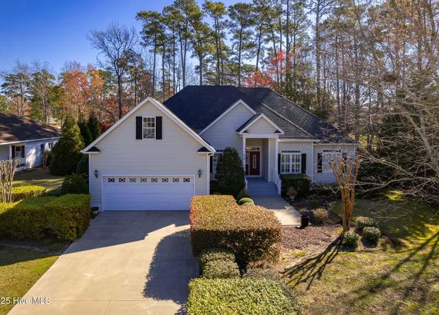 Property at 406 Hillcrest Dr, Morehead City, NC 28557, 4 beds, 2 baths