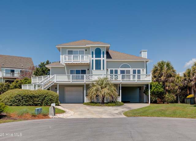 Property at 105 Whitecap Ct, Emerald Isle, NC 28594, 4 beds, 4.5 baths