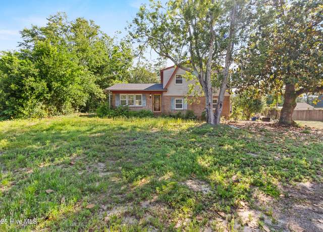 Property at 606 Shawnee Trl, Wilmington, NC 28412, 3 beds, 2.5 baths