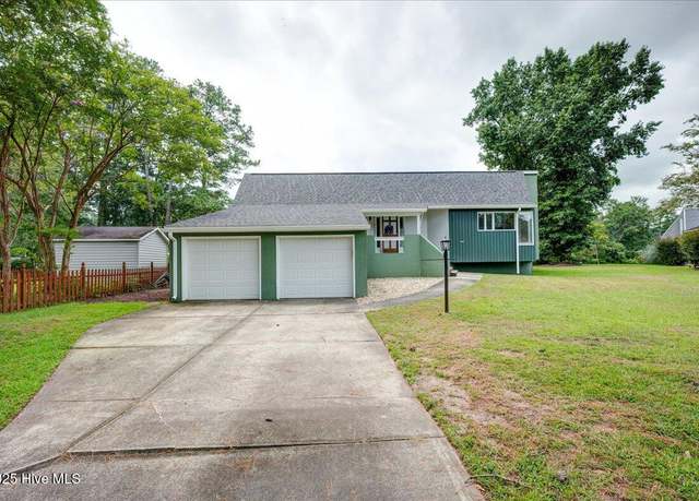 Property at 112 Gangplank Rd, New Bern, NC 28562, 4 beds, 3.5 baths