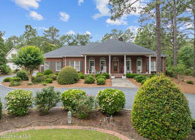 Property at 155 Mckenzie Rd E, Pinehurst, NC 28374, 4 beds, 3.5 baths