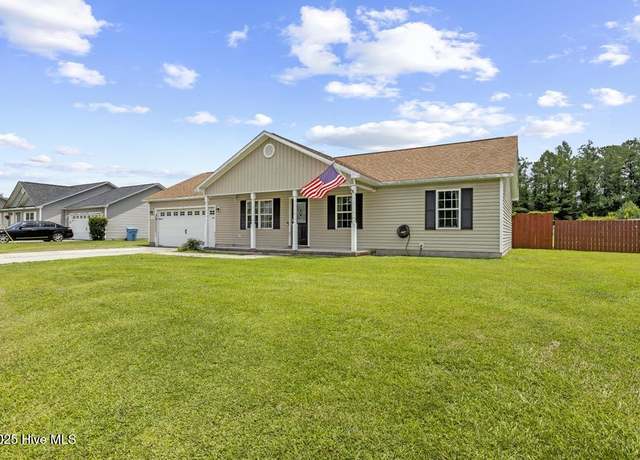 Property at 110 Woodbury Farm Dr, Jacksonville, NC 28540, 3 beds, 2 baths