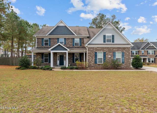 Property at 3110 Slade Dr, Eastover, NC 28312, 5 beds, 4 baths