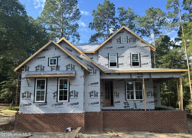 Property at 2 Bob O Link Rd, Pinehurst, NC 28374, 5 beds, 4.5 baths
