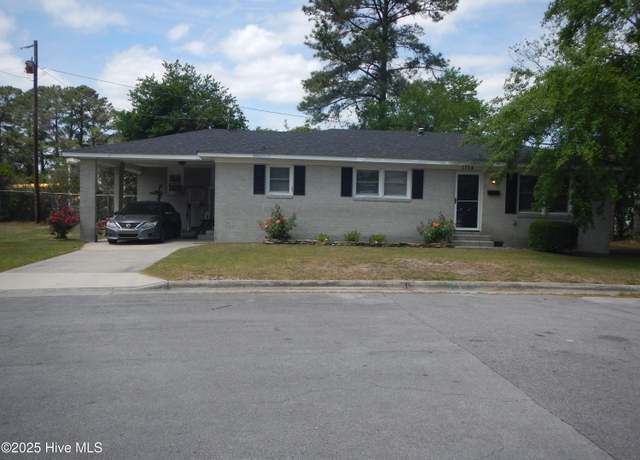 Property at 1714 Dillahunt St, New Bern, NC 28560, 3 beds, 1.5 baths